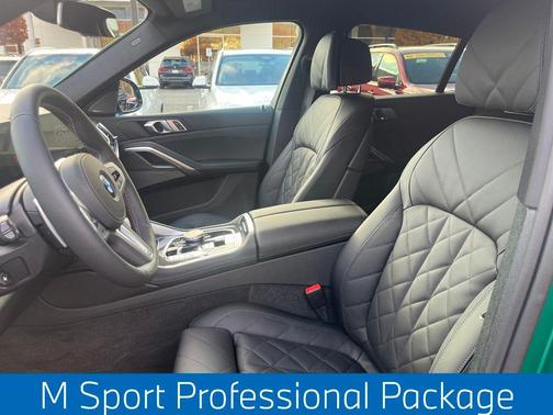 2026 BMW X6 M60i