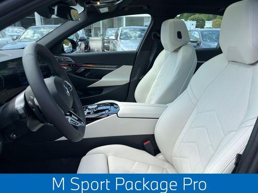 2026 BMW 540 i xDrive