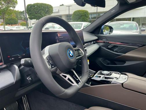 2026 BMW i5 xDrive40