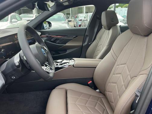 2026 BMW i5 xDrive40