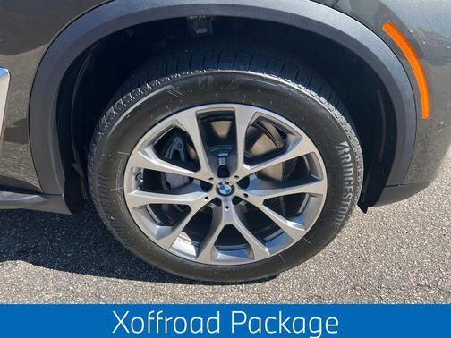 Manhattan Green Metallic 2026 BMW X5 xDrive40i