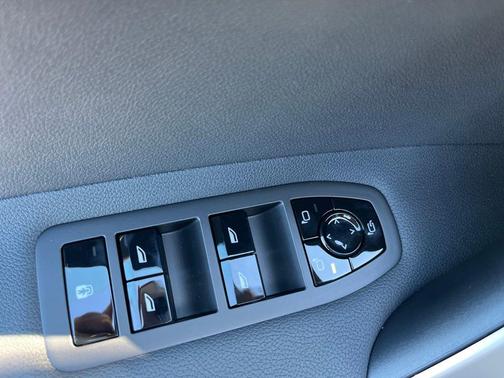 2026 BMW iX xDrive60