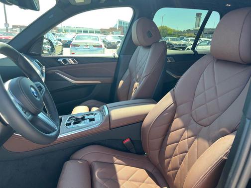 Black Sapphire Metallic 2026 BMW X5 PHEV xDrive50e