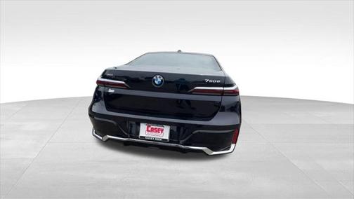 2025 BMW 750e i xDrive