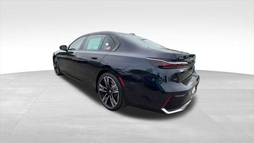 2025 BMW 750e i xDrive