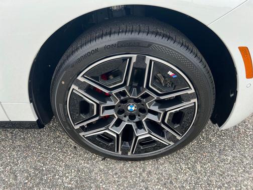 2026 BMW iX xDrive60