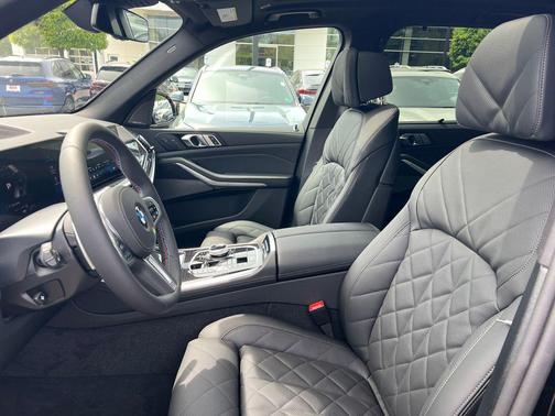 Black Sapphire Metallic 2026 BMW X5 M60i