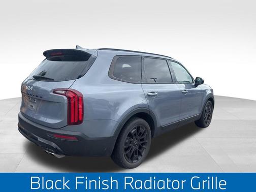 Everlasting Silver 2022 Kia Telluride SX