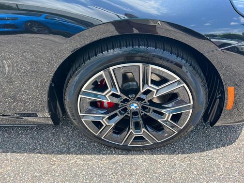 Black Sapphire Metallic 2027 BMW i5 eDrive40