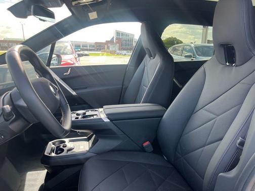 2026 BMW iX xDrive60