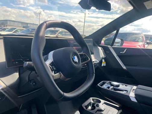 2026 BMW iX xDrive60