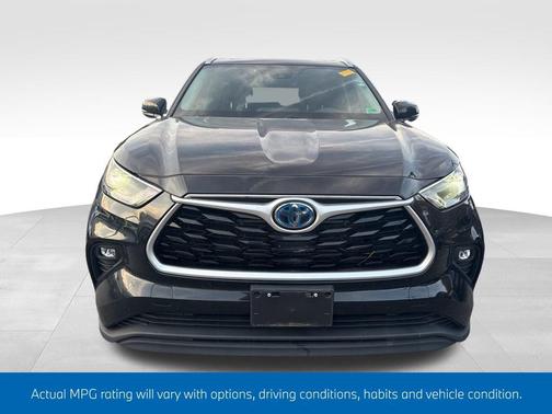 2022 Toyota Highlander Hybrid XLE