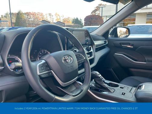 2022 Toyota Highlander Hybrid XLE