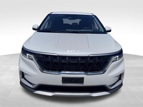 Snow White Pearl 2022 Kia Carnival LXS