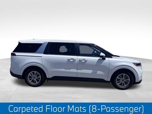 Snow White Pearl 2022 Kia Carnival LXS