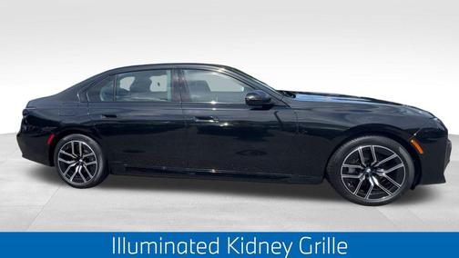 2025 BMW 750e i xDrive