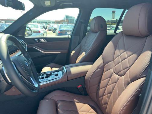 Manhattan Green Metallic 2026 BMW X5 xDrive40i