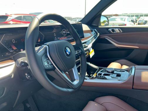 Manhattan Green Metallic 2026 BMW X5 xDrive40i