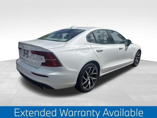 2020 Volvo S60 T5 Momentum