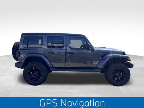 Granite Crystal Metallic Clearcoat 2019 Jeep Wrangler Unlimited Sahara