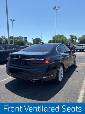 Black Sapphire Metallic 2022 BMW 740 i xDrive