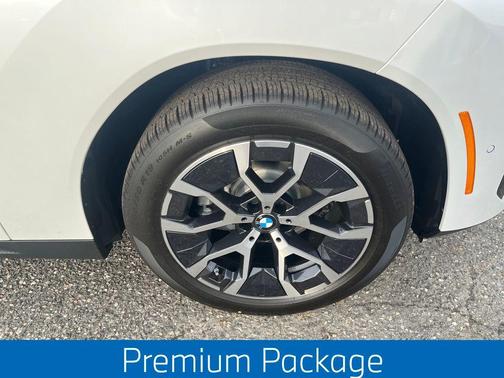 Mineral White Metallic 2026 BMW X3 30 xDrive