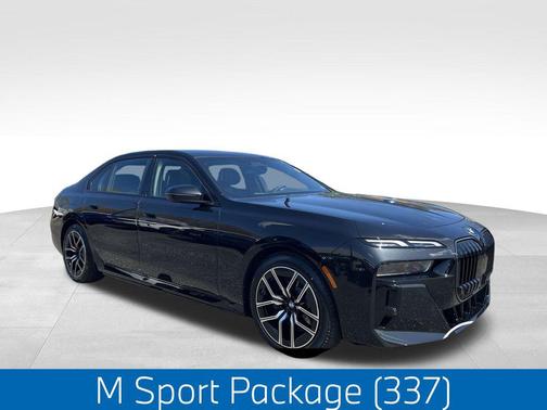 Black Sapphire Metallic 2025 BMW i7 xDrive60