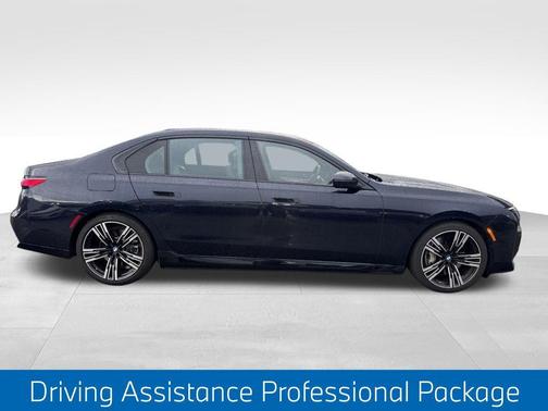 Carbon Black Metallic 2025 BMW 750e i xDrive