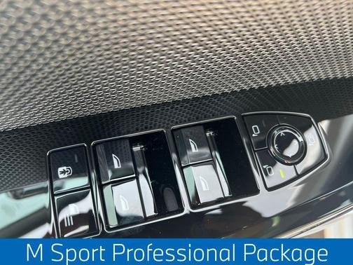 2025 BMW 750e i xDrive