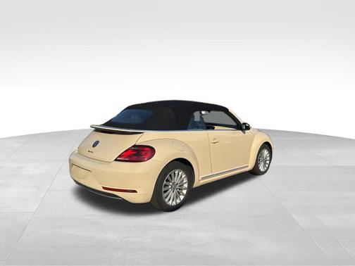 Uni Black 2019 Volkswagen Beetle 2.0T SE