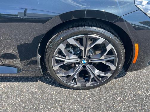 2025 BMW 230 i xDrive