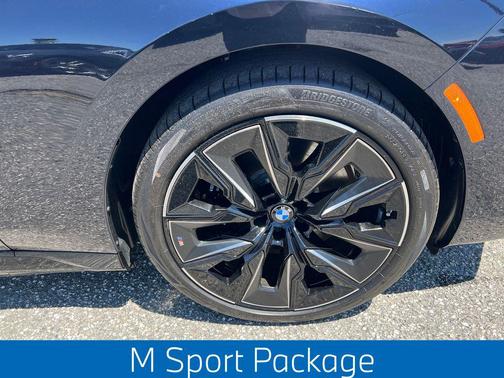 Carbon Black Metallic 2026 BMW i7 eDrive50