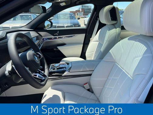 Carbon Black Metallic 2026 BMW i7 eDrive50