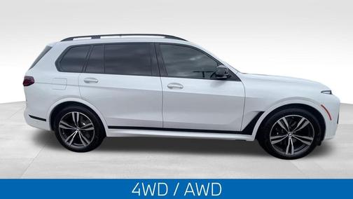 2023 BMW X7 M60i