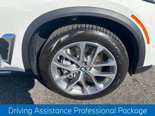 Alpine White 2026 BMW X5 PHEV xDrive50e