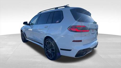 2025 BMW X7 M60i