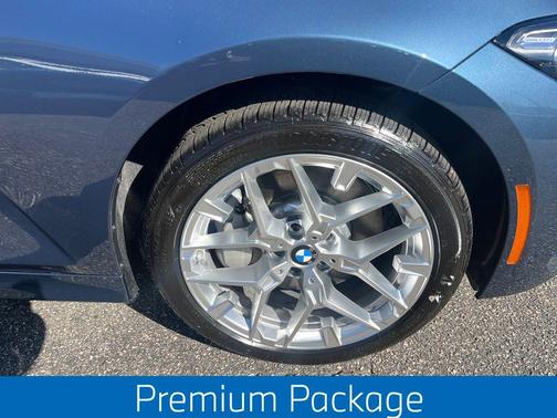 2026 BMW 330 i xDrive