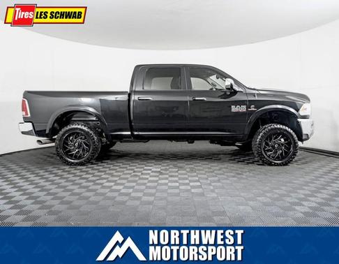 Photo 4 of 31 of 2018 RAM 3500 Laramie