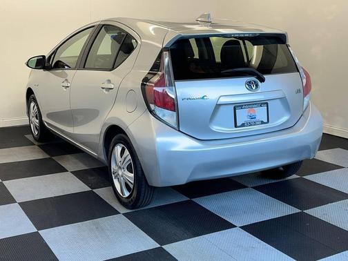 2016 Toyota Prius c Two