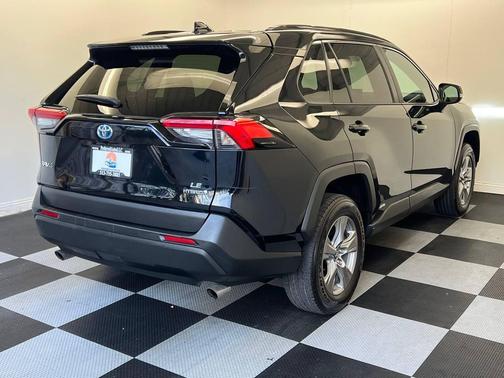 2022 Toyota RAV4 Hybrid LE