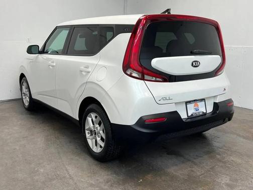 WHITE 2020 Kia Soul S IVT