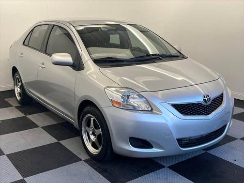 2012 Toyota Yaris SE