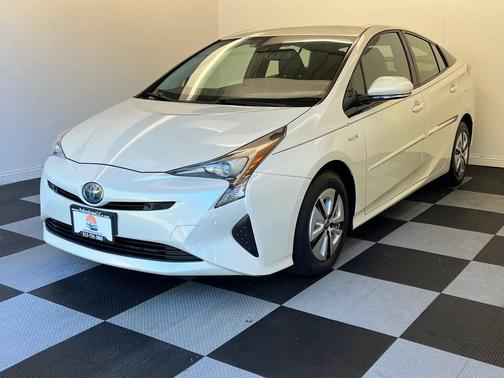 2017 Toyota Prius Four Touring