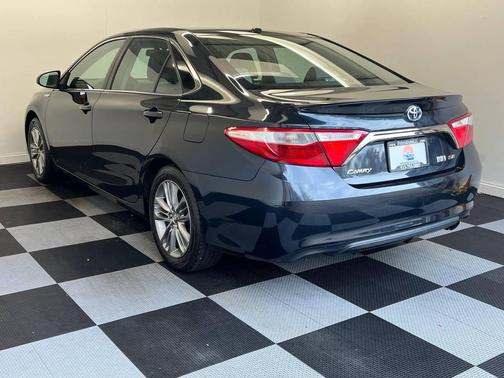 2015 Toyota Camry Hybrid SE