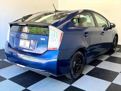 2010 Toyota Prius III