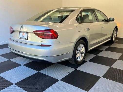 2018 Volkswagen Passat 2.0T S