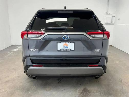 2021 Toyota RAV4 Hybrid SE