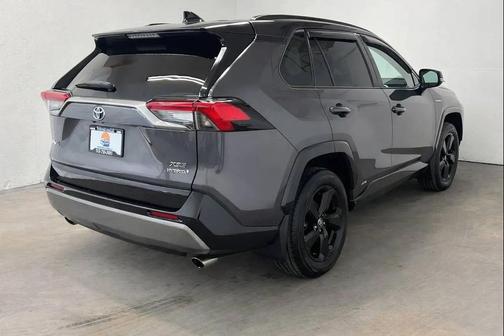 2021 Toyota RAV4 Hybrid SE