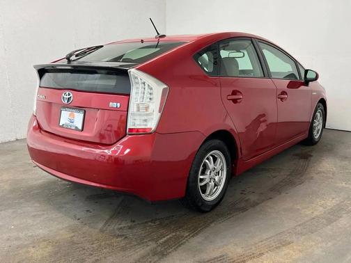 RED 2010 Toyota Prius II