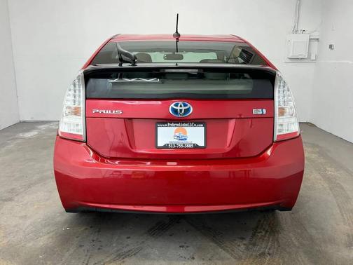 RED 2010 Toyota Prius II